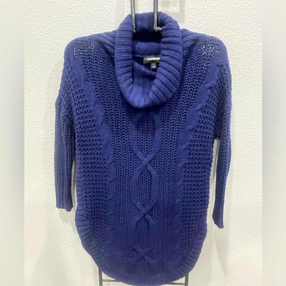 Express Women's 3/4 Sleeve Turtleneck Sweater / Size XS - Picture 3 of 16